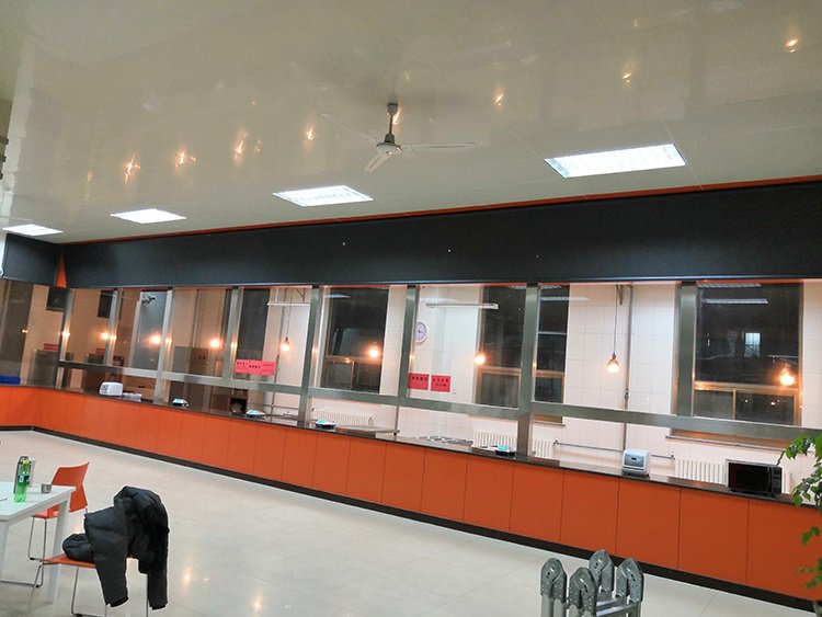 濟(jì)南市第七中學(xué)食堂18㎡室內(nèi)P4全彩屏